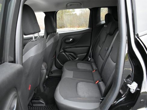 Used 2022 Jeep Renegade Trailhawk w/ Trailer Tow Group image 28