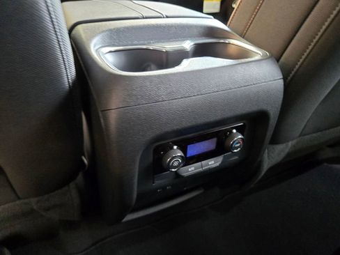 New 2026 Chevrolet Traverse LT image 16