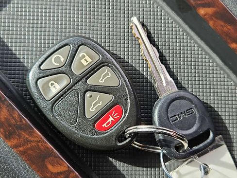 Used 2013 GMC Yukon Denali image 35