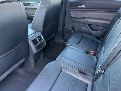 Used 2022 Volkswagen Atlas Cross Sport SE image 12