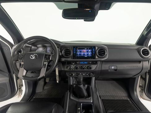Used 2018 Toyota Tacoma TRD Pro AWD/4WD image 31