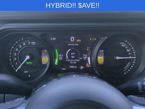 Used 2025 Jeep Wrangler Unlimited Sahara image 19