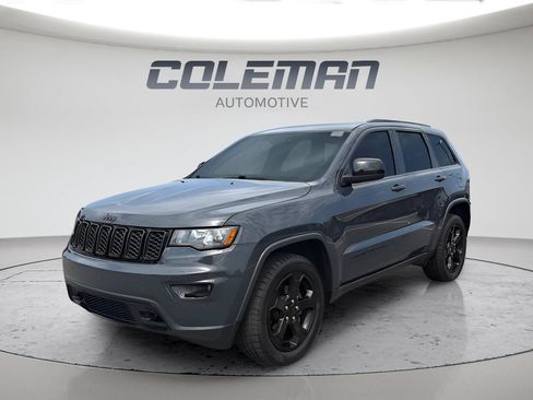 Used 2018 Jeep Grand Cherokee Laredo AWD/4WD image 2
