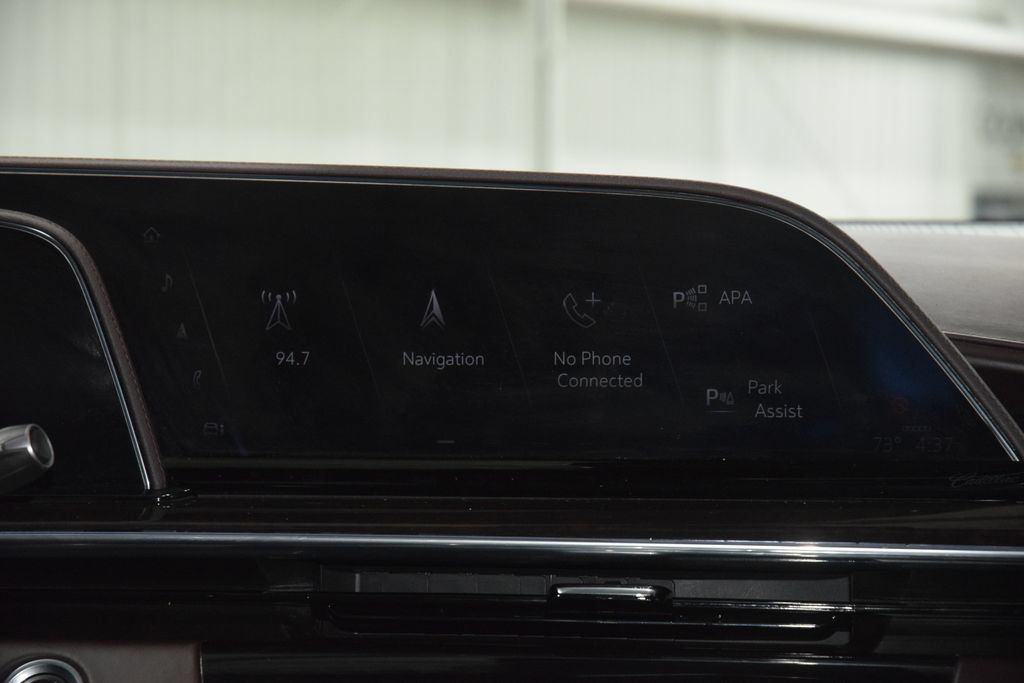 Used 2023 Cadillac Escalade Premium Luxury Platinum AWD/4WD image 33