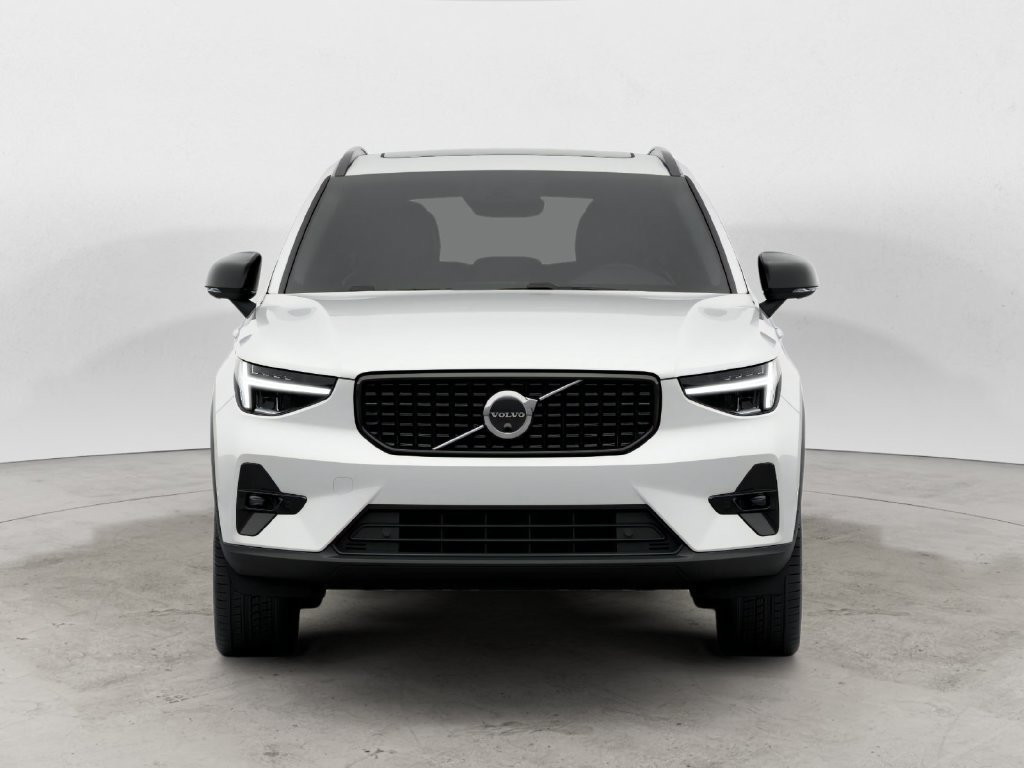 Certified 2023 Volvo XC40 B5 Plus w/ Protection Package Premier AWD/4WD image 2