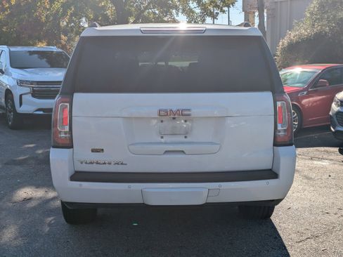 Used 2020 GMC Yukon XL SLT w/ Open Road Package image 5