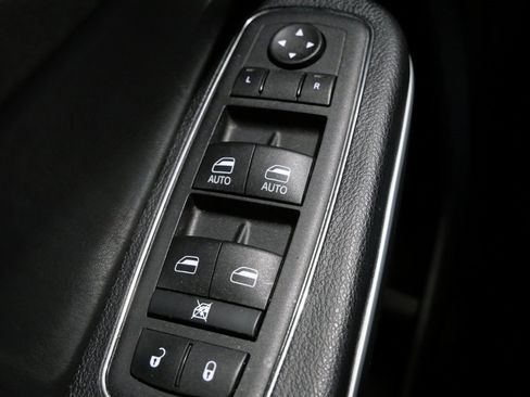 Used 2023 Chrysler 300 S image 13