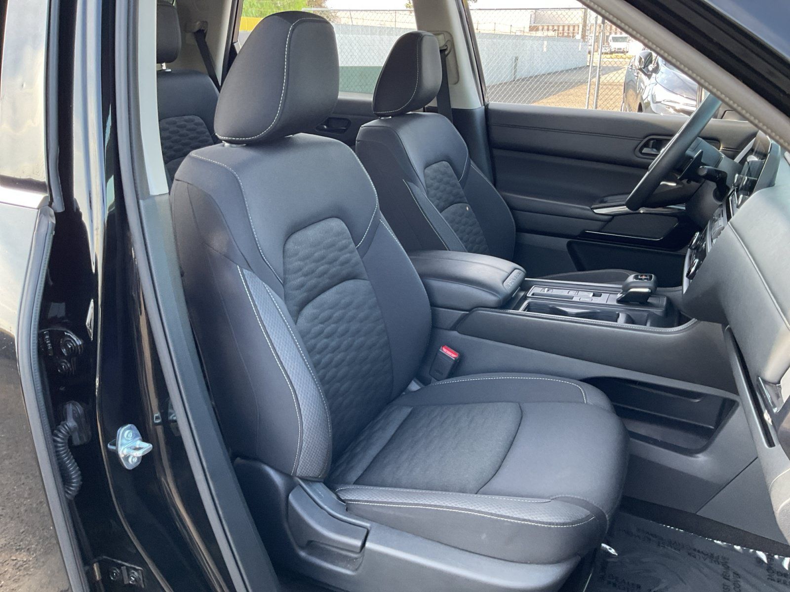 Used 2024 Nissan Pathfinder S FWD image 21