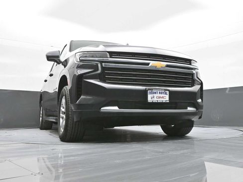 Used 2024 Chevrolet Suburban LT image 39