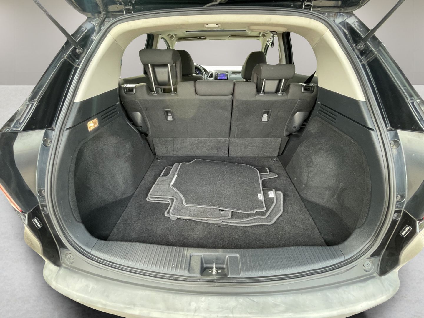 Used 2018 Honda HR-V EX image 30