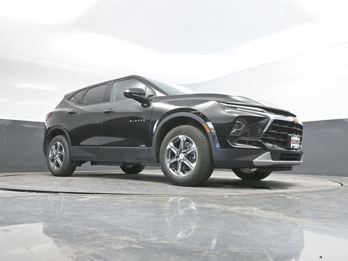 Used 2025 Chevrolet Blazer LT FWD image 48