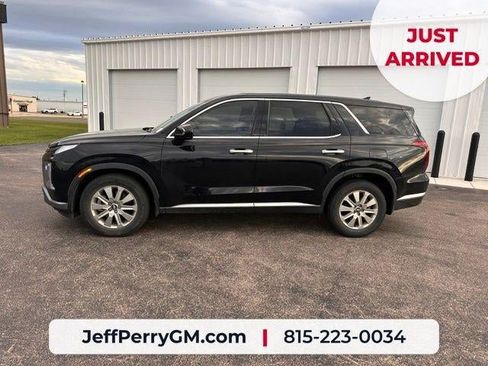 Used 2023 Hyundai Palisade SE w/ Cargo Package AWD/4WD image 3
