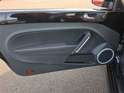 Used 2013 Volkswagen Beetle 2.0T image 13