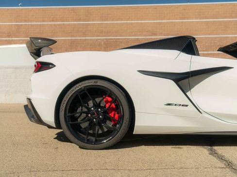 Used 2025 Chevrolet Corvette Z06 w/ Z07 Performance Package image 36