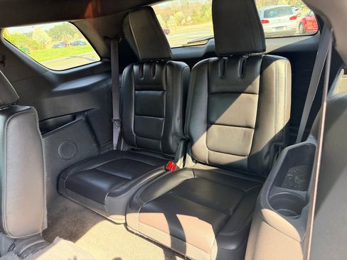 Used 2013 Ford Explorer XLT image 15