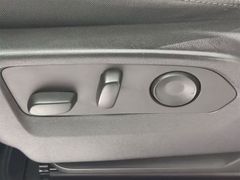 Used 2023 GMC Sierra 1500 Elevation image 17