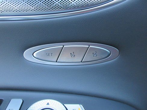 Used 2023 Genesis GV70 3.5T Sport w/ Sport Prestige Package AWD/4WD image 31