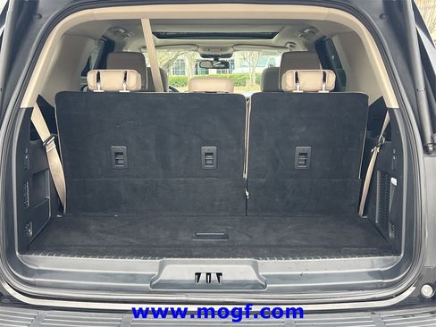 Used 2024 Ford Expedition Limited image 27