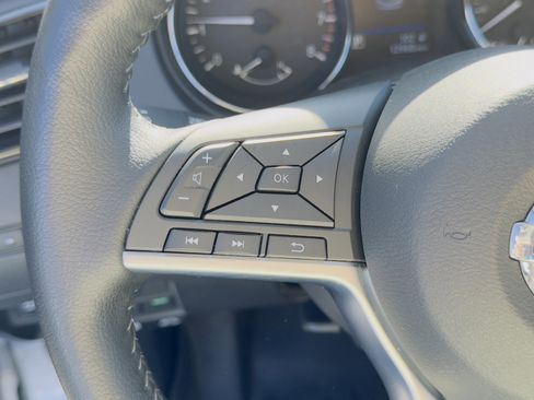 Used 2022 Nissan Rogue Sport SL w/ Premium Package image 18