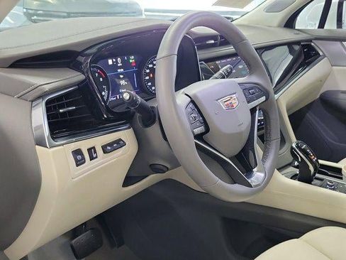 Used 2021 Cadillac XT6 Premium Luxury image 10