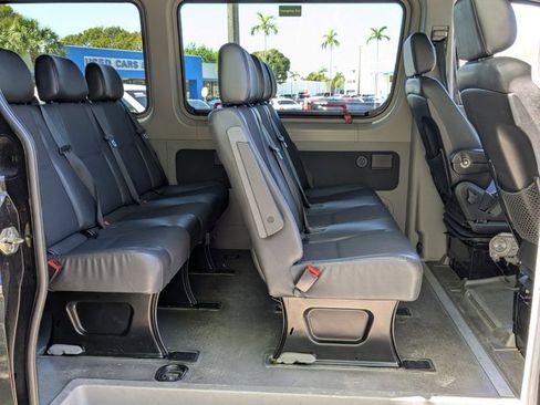 Used 2015 Mercedes-Benz Sprinter 2500 image 18
