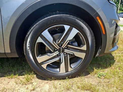 Used 2023 Kia Sorento SX Prestige w/ Panoramic Sunroof Package AWD/4WD image 8