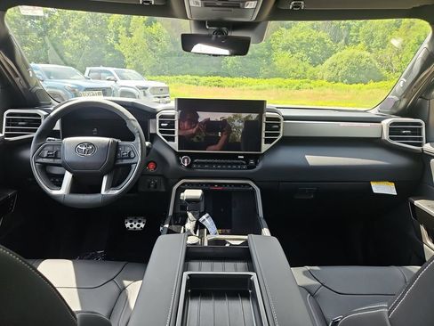 New 2026 Toyota Tundra Limited AWD/4WD image 4