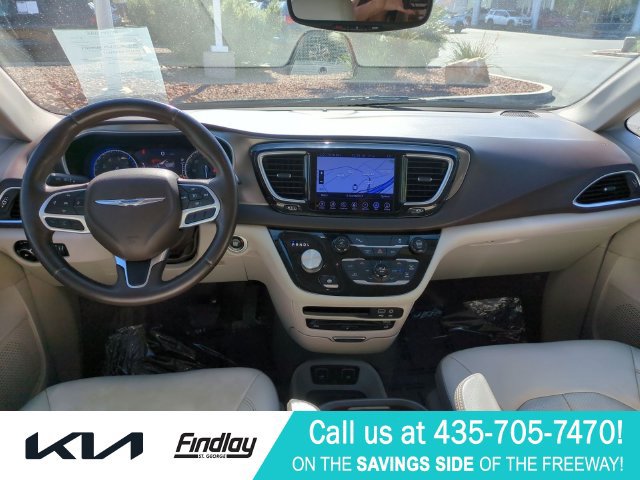 Used 2017 Chrysler Pacifica Touring-L Plus FWD image 28