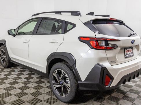 Used 2025 Subaru Crosstrek 2.0i Premium image 19
