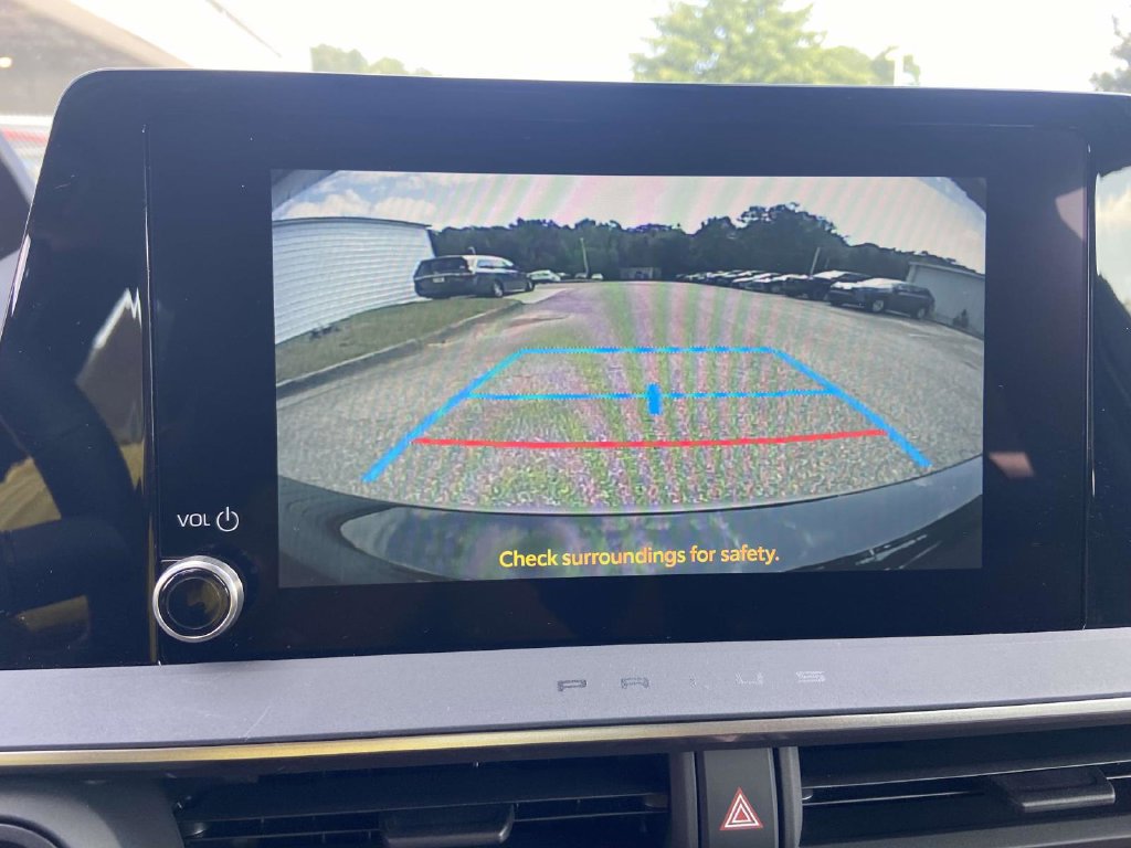 Used 2025 Toyota Prius Plug-In Hybrid FWD image 24
