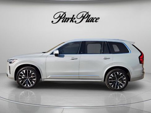 Used 2026 Volvo XC90 B6 Plus w/ Protection Package Premier AWD/4WD image 2