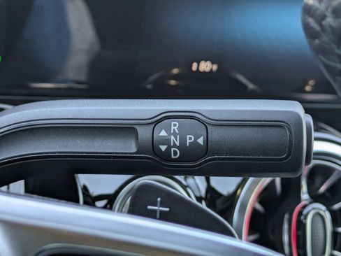 Used 2023 Mercedes-Benz GLA 250 4MATIC image 16