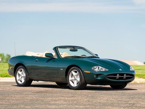 Used 1998 Jaguar XK8 Convertible RWD image 10