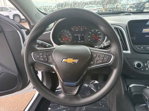 Used 2024 Chevrolet Malibu LT image 16