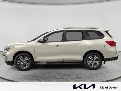 Used 2018 Nissan Pathfinder SV FWD image 3