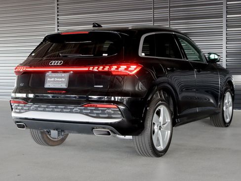 Used 2025 Audi Q5 Premium w/ Premium Plus AWD/4WD image 16