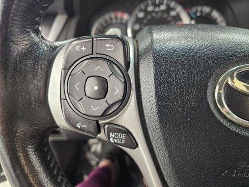 Used 2014 Toyota Camry SE FWD image 12