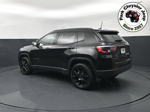 Used 2026 Jeep Compass Latitude AWD/4WD image 4
