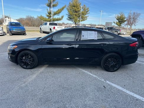 Used 2019 Ford Fusion SE w/ Equipment Group 151A image 17