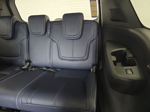 New 2026 INFINITI QX80 4WD w/ Sport Exterior Package image 29