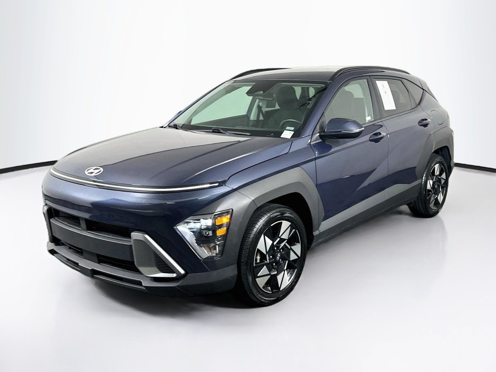 Used 2025 Hyundai Kona SEL FWD image 3