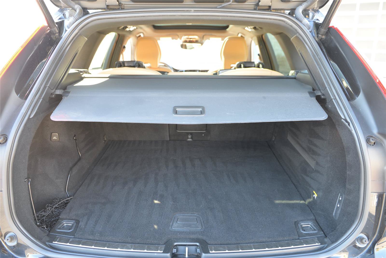 Used 2019 Volvo XC60 T5 Inscription AWD/4WD image 19