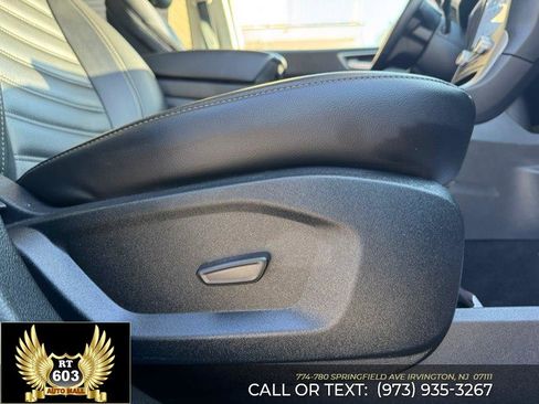 Used 2021 Ford Edge SEL image 20