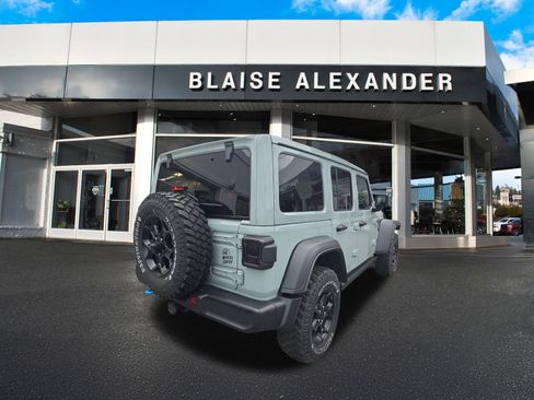 Used 2023 Jeep Wrangler Unlimited w/ Sun & Screen Package image 5