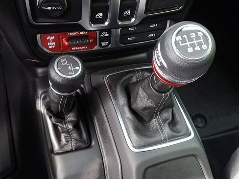 Used 2026 Jeep Wrangler Rubicon AWD/4WD image 14
