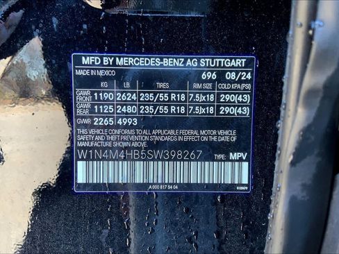 Used 2025 Mercedes-Benz GLB 250 4MATIC image 36