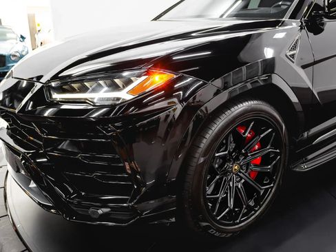 Used 2021 Lamborghini Urus AWD/4WD image 14