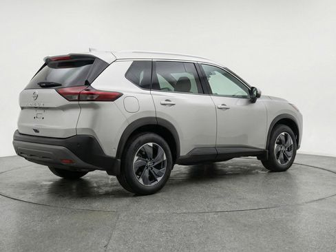 Used 2025 Nissan Rogue SV image 9