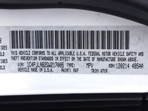 Used 2016 Jeep Cherokee Sport image 37