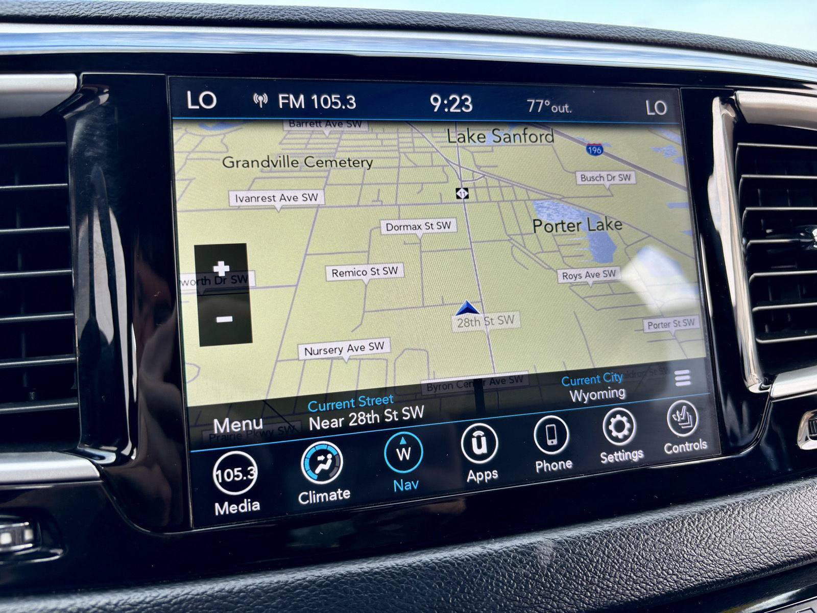 Used 2020 Chrysler Pacifica Touring-L AWD/4WD image 4